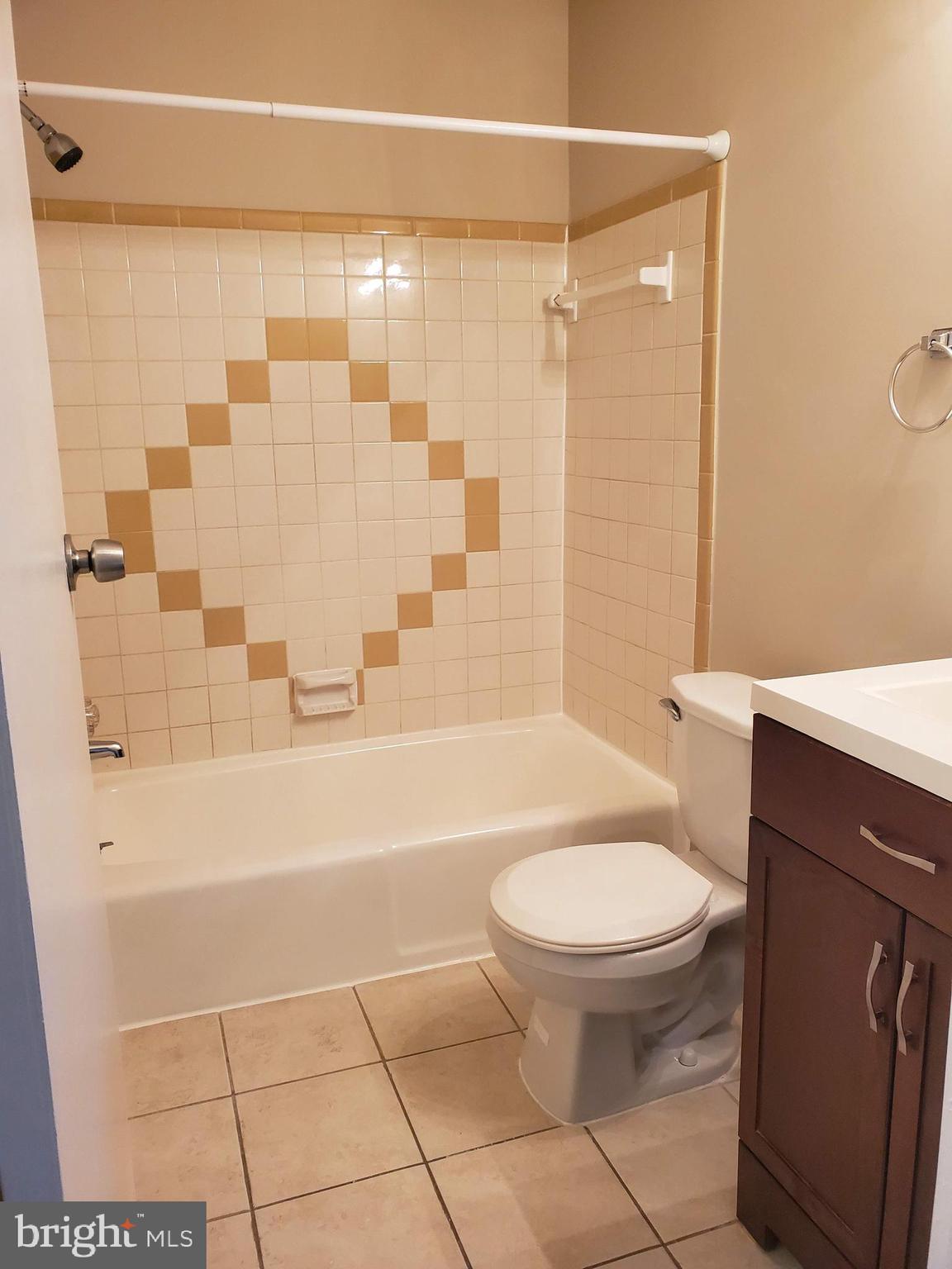 MONIKA COURTS - Residential Lease