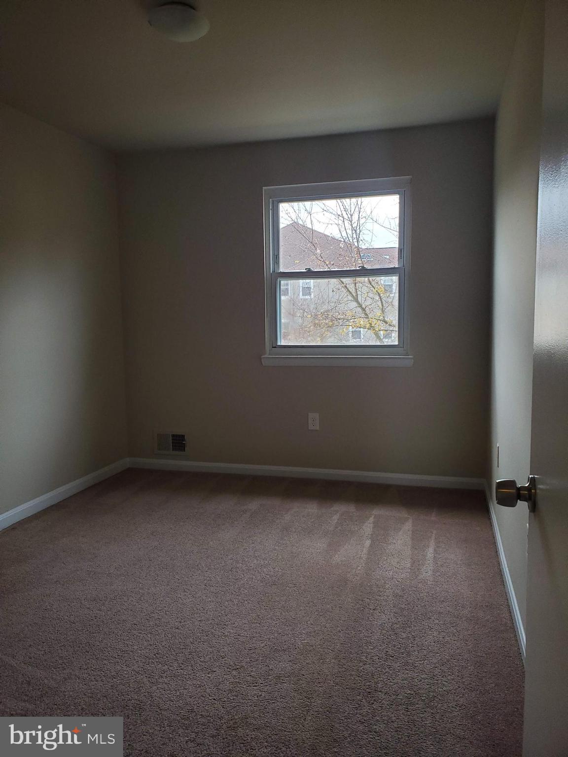 MONIKA COURTS - Residential Lease