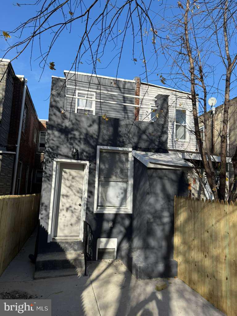 STRAWBERRY MANSION - Residential