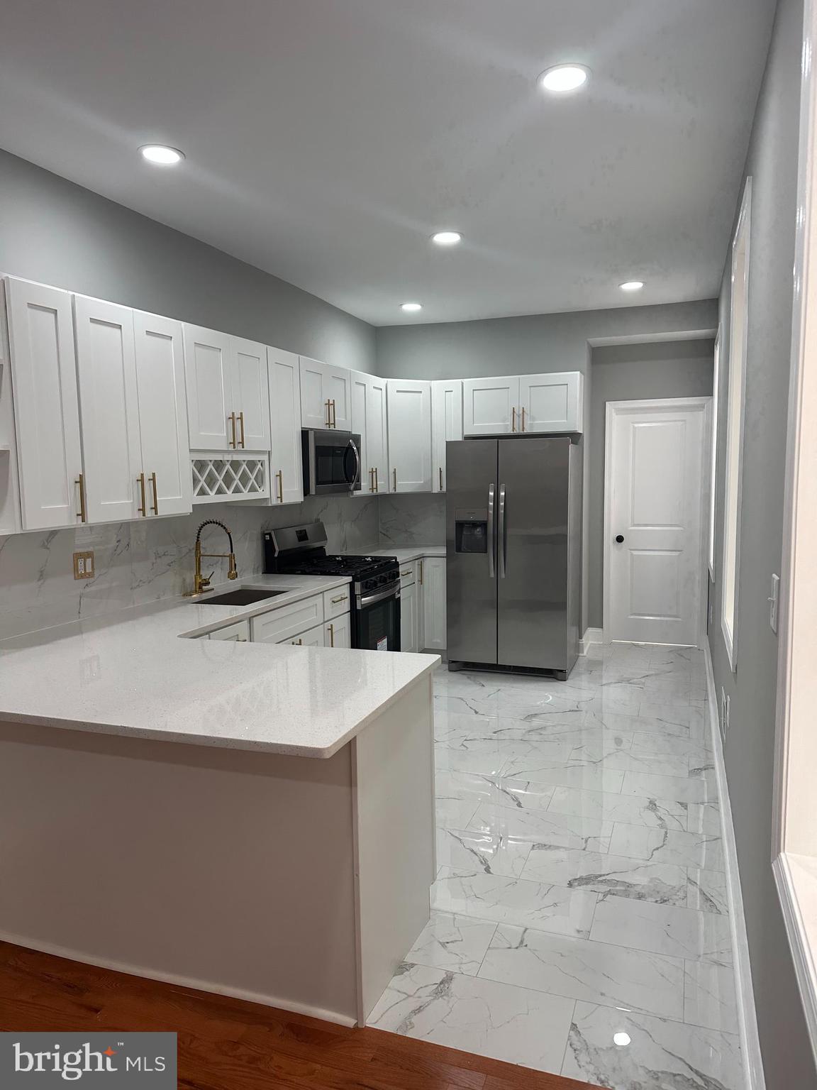 2122 W TORONTO STREET