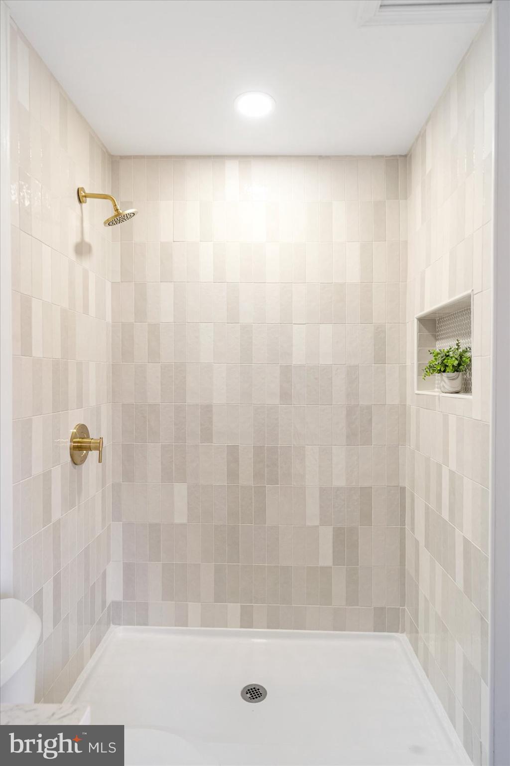 THUNDER HILL - Residential