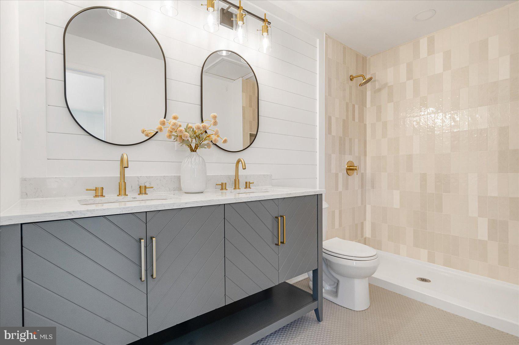 THUNDER HILL - Residential