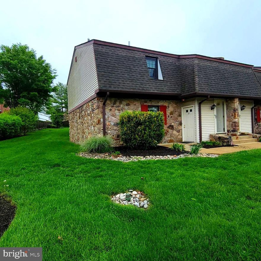 Location, Location, Location!
This charming first-floor condo offers its own private entrance and a cozy rear patio—perfect for relaxing outdoors. Featuring an open and spacious floor plan, this one-bedroom, one-bath home is both cute and clean, making it an ideal place to call home. Conveniently located in the heart of town, you're just a short stroll away from shops, restaurants, and the movie theater. Enjoy the vibrant local lifestyle with everything right at your doorstep. The unit comes equipped with an in-unit washer and dryer for your convenience. Tenant is responsible for electricity. No smoking permitted. First month’s rent and one month’s security deposit are due at lease signing.Note: Owner is a licensed REALTOR® in the state of Pennsylvania.