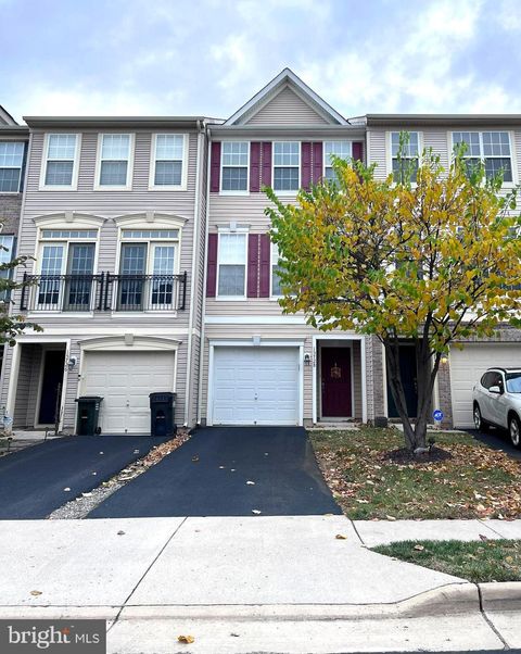 Photo of 15728 JOHN DISKIN CIR, WOODBRIDGE, VA 22191 (MLS # VAPW2041214)
