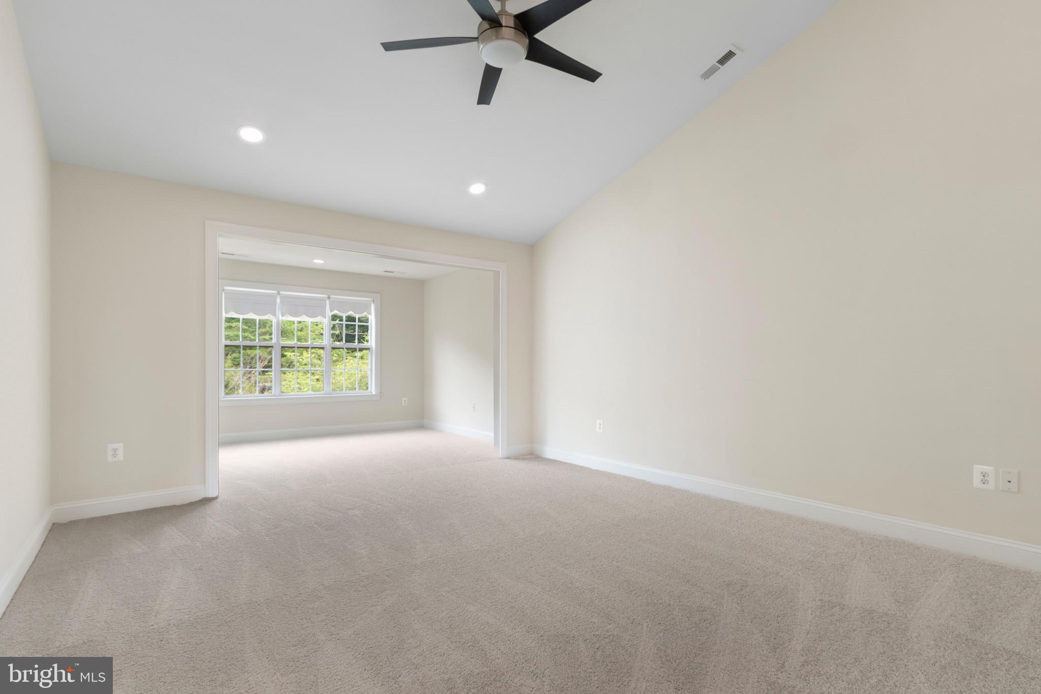 SADDLE RIDGE - Residential