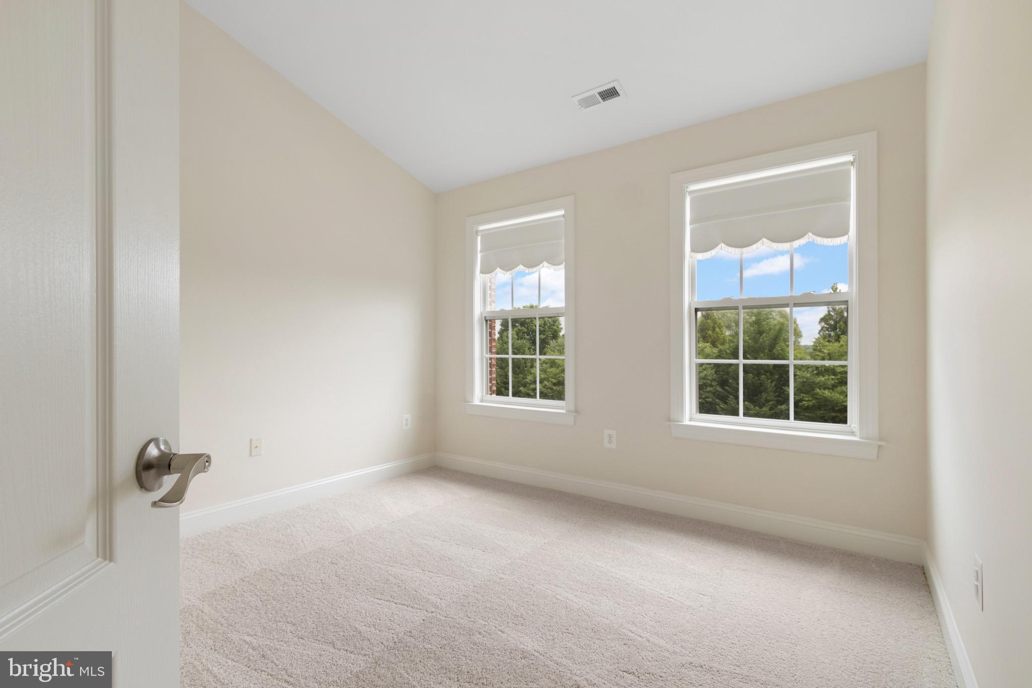 SADDLE RIDGE - Residential