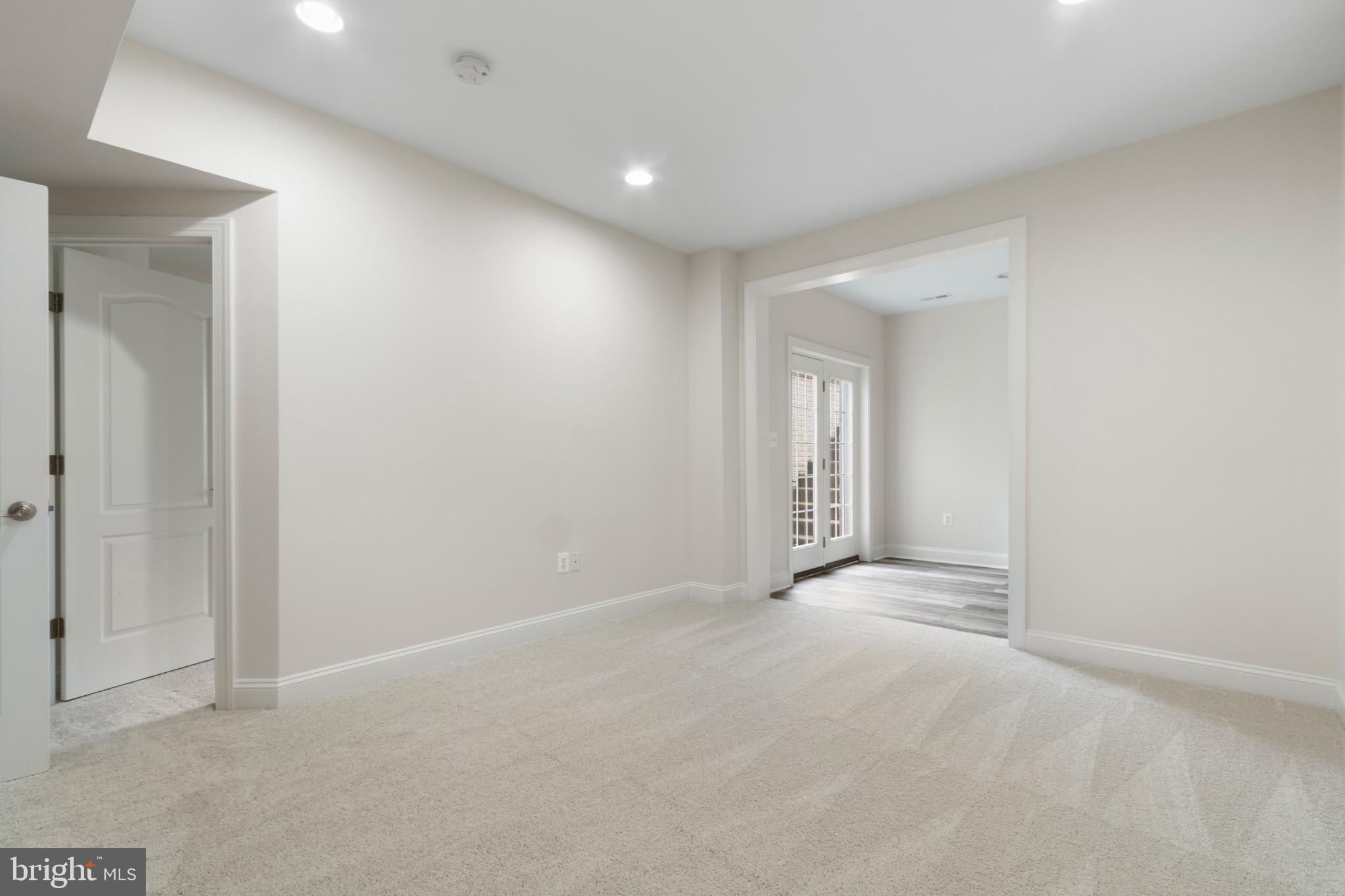 SADDLE RIDGE - Residential