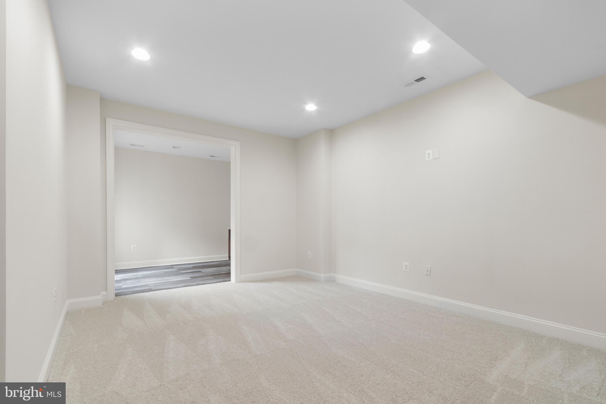 SADDLE RIDGE - Residential