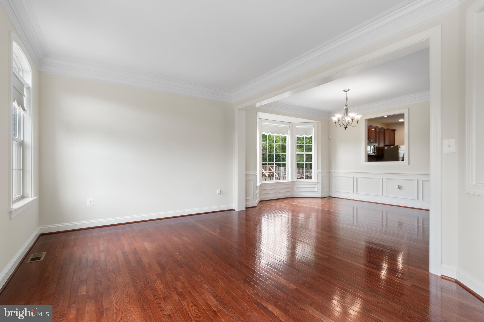 SADDLE RIDGE - Residential