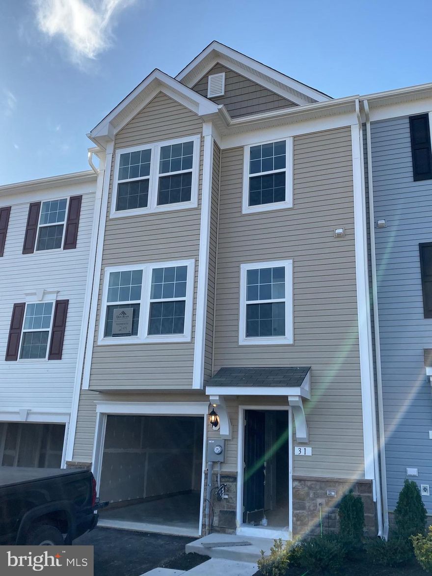 IMMEDIATE DELIVERY! MOVE IN READY!BEST PRICING IN THE AREA AND LIMITED NEW HOMES REMAIN! INCLUDES GREAT OPTIONS!! 100% FINANCING & CLOSING COST MONEY AVAILABLE!  Get $3K DRB seller concession toward closing, plus $2K Preferred lender credit is available! Need all closing costs - let's talk! York II garage town, Stainless appliances, Granite countertops, 42" cabinets & kitchen island, finished lower level rec room with walkout & bath rough in. Fall Move-in! Photos may differ from actual home*