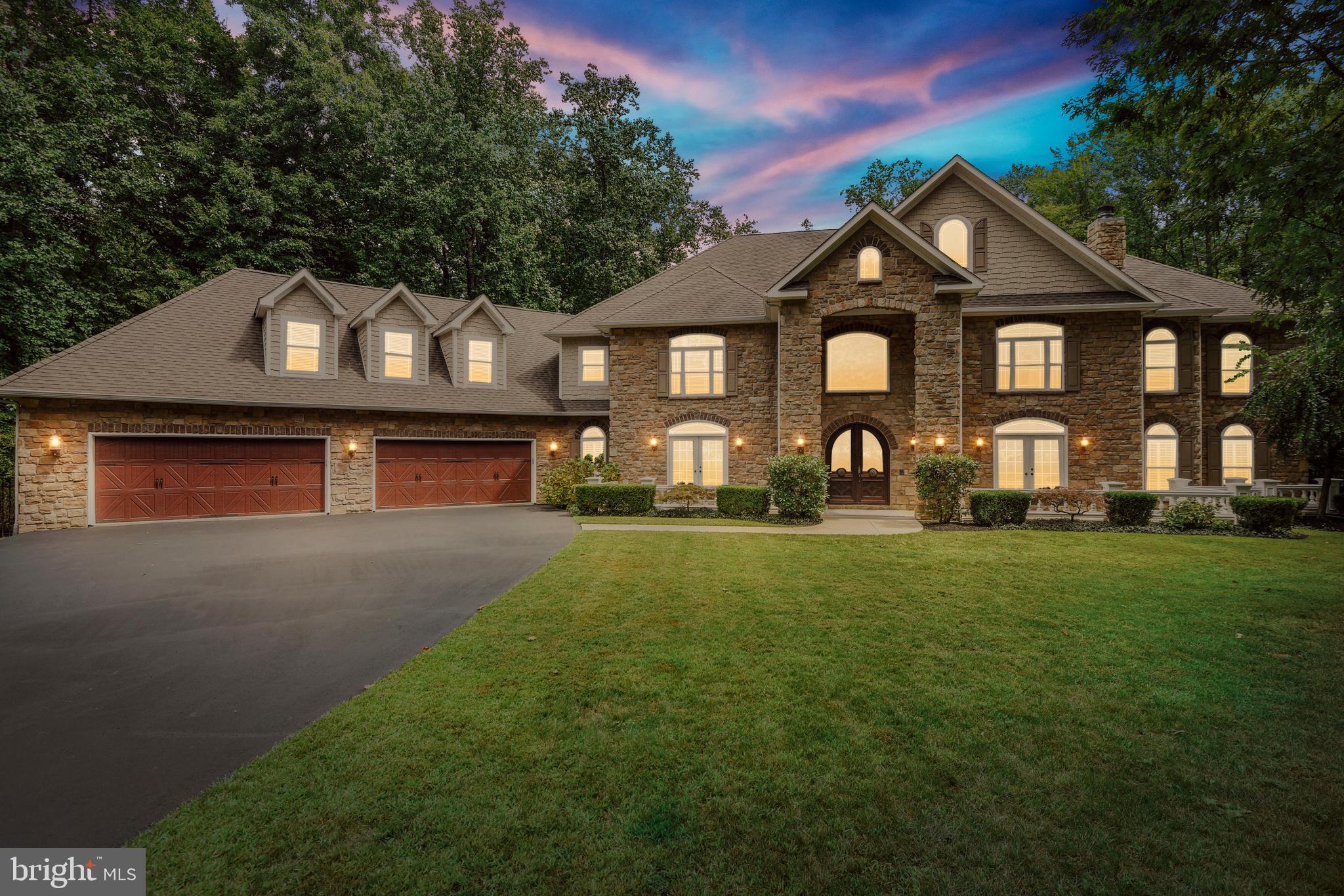 WINDSOR ESTATES - Residential