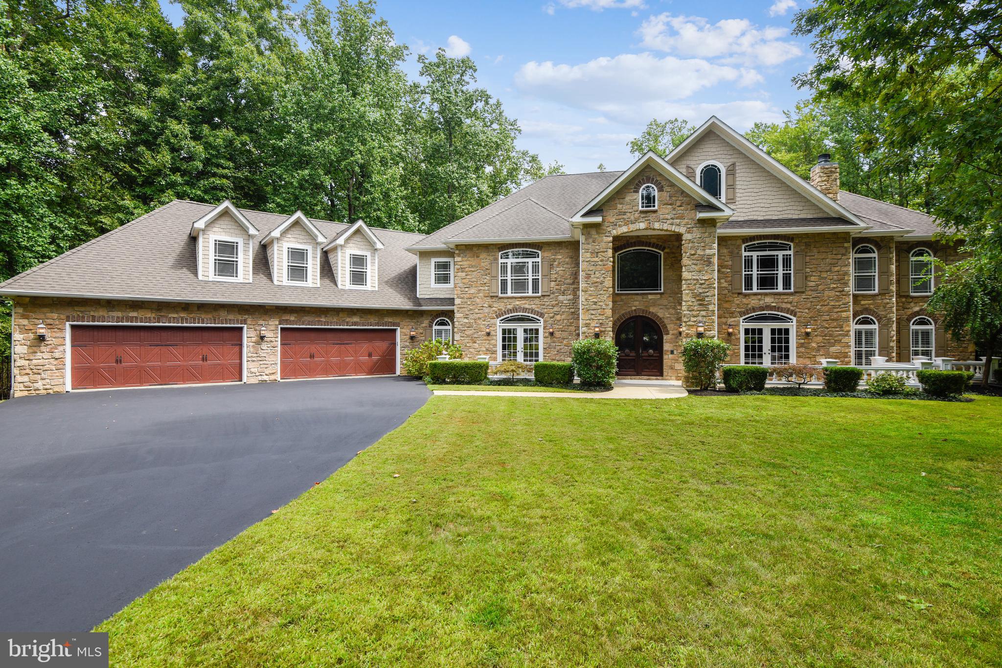 WINDSOR ESTATES - Residential