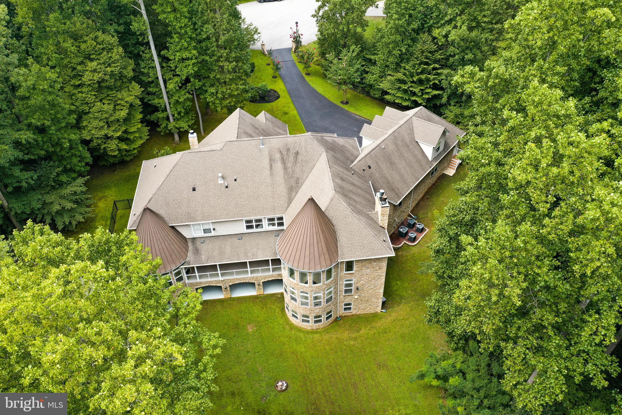 WINDSOR ESTATES - Residential