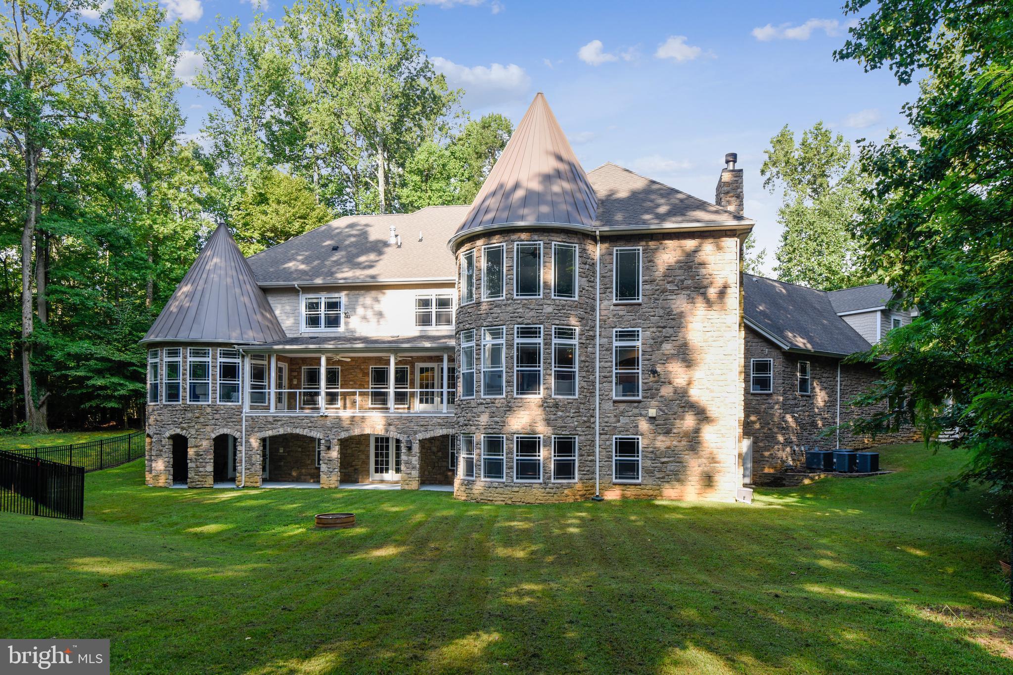 WINDSOR ESTATES - Residential