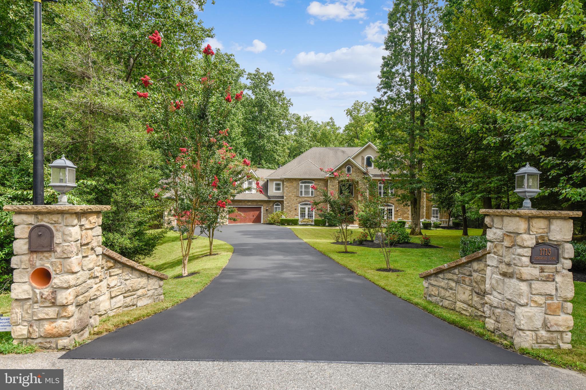 WINDSOR ESTATES - Residential