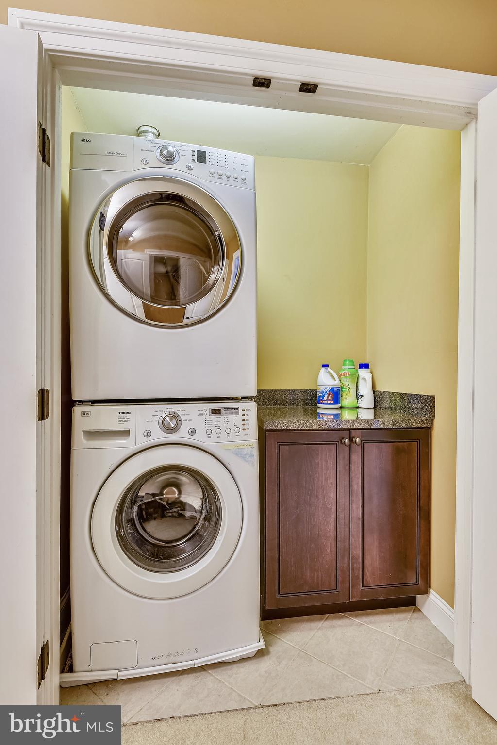 WINDSOR ESTATES - Residential