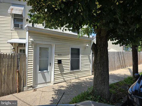 1023 SOUTH STREET READING PA 19602