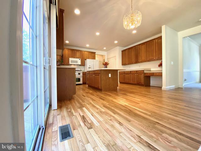 FARMINGTON VILLAGE - Residential