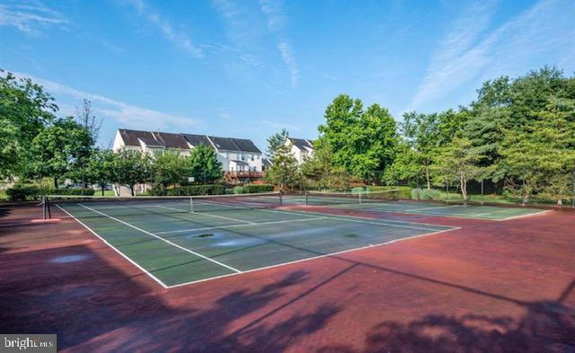 FARMINGTON VILLAGE - Residential