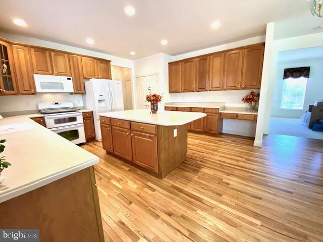 FARMINGTON VILLAGE - Residential