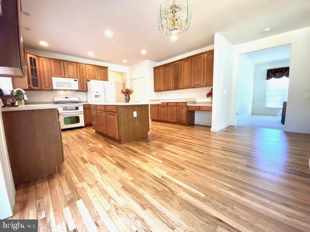 FARMINGTON VILLAGE - Residential