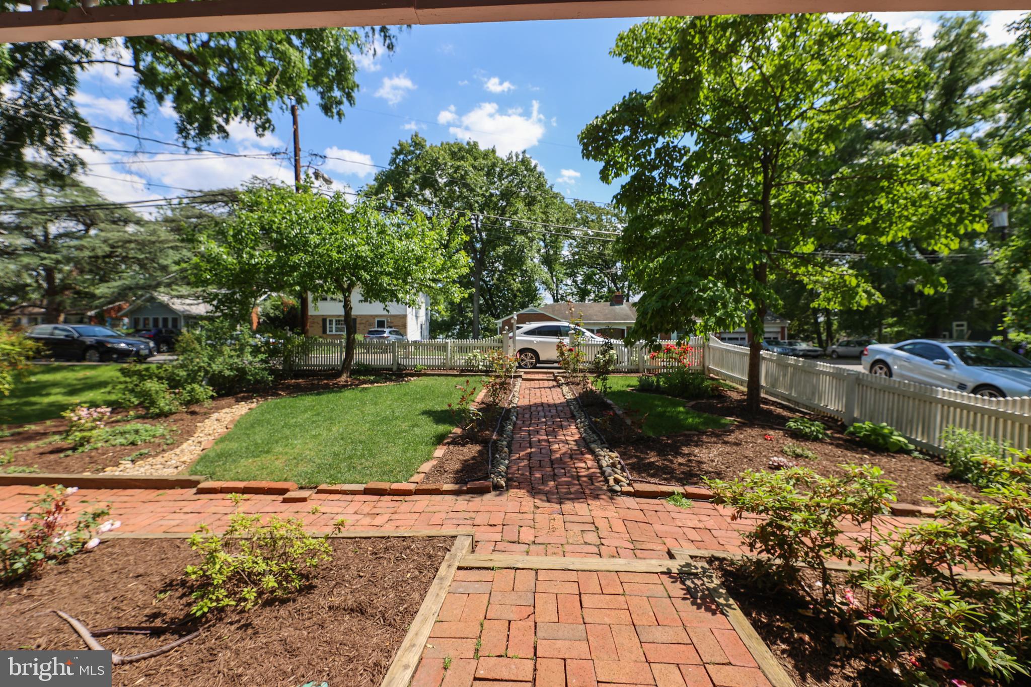 DOUGLAS PARK - Residential