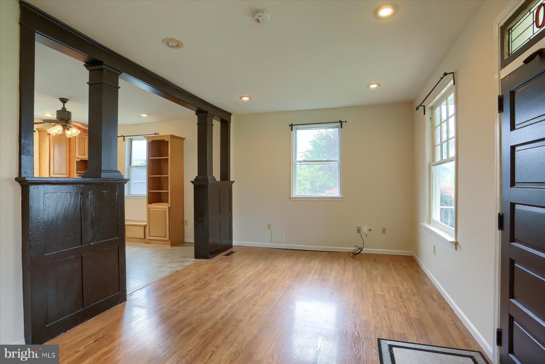 COLONIAL PARK - Commercial Sale