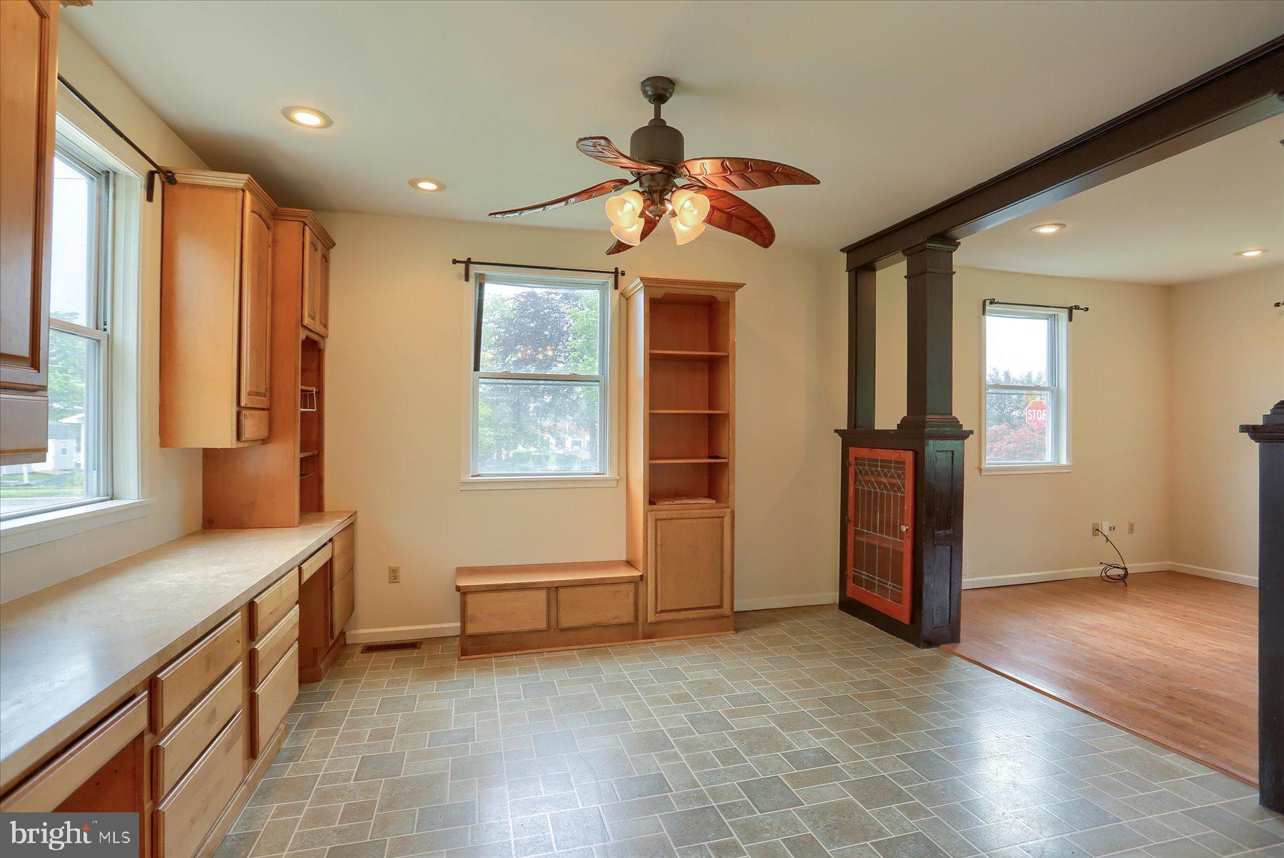 COLONIAL PARK - Commercial Sale