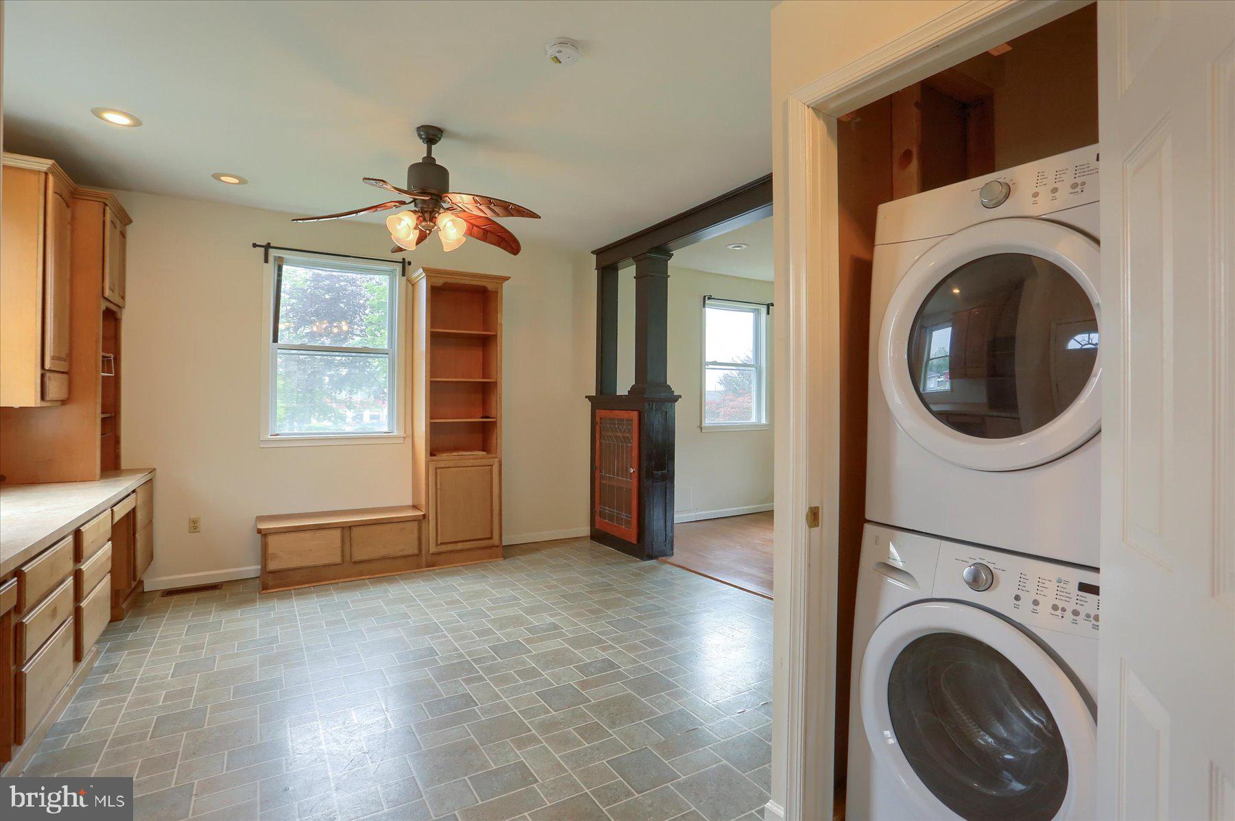 COLONIAL PARK - Commercial Sale