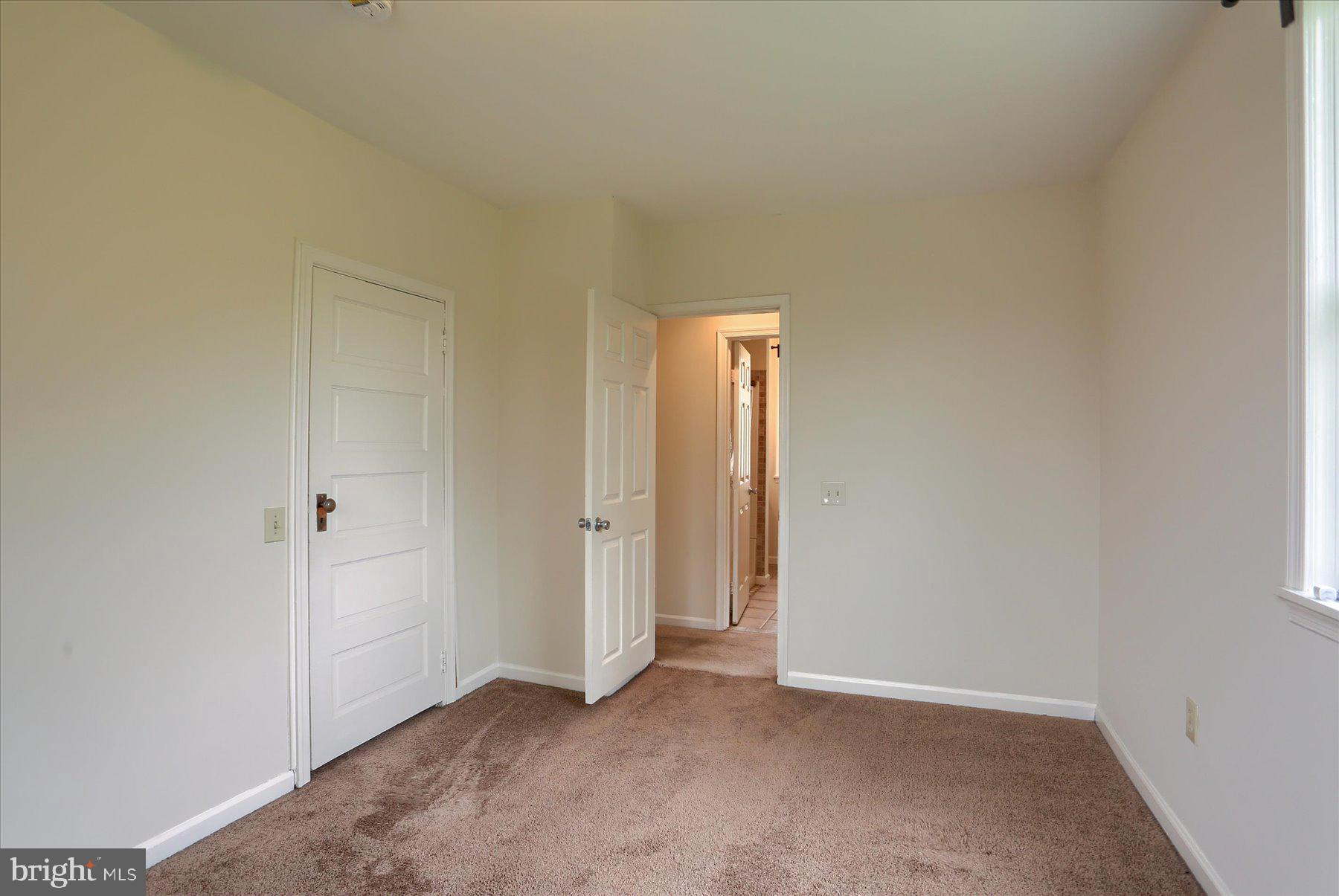 COLONIAL PARK - Commercial Sale