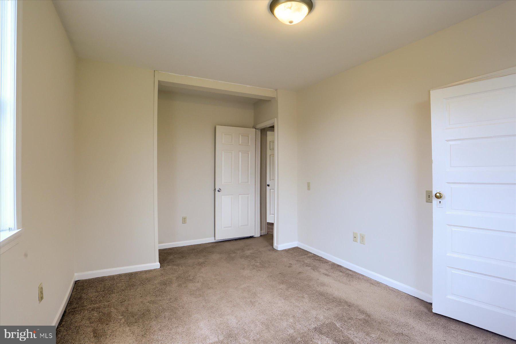 COLONIAL PARK - Commercial Sale