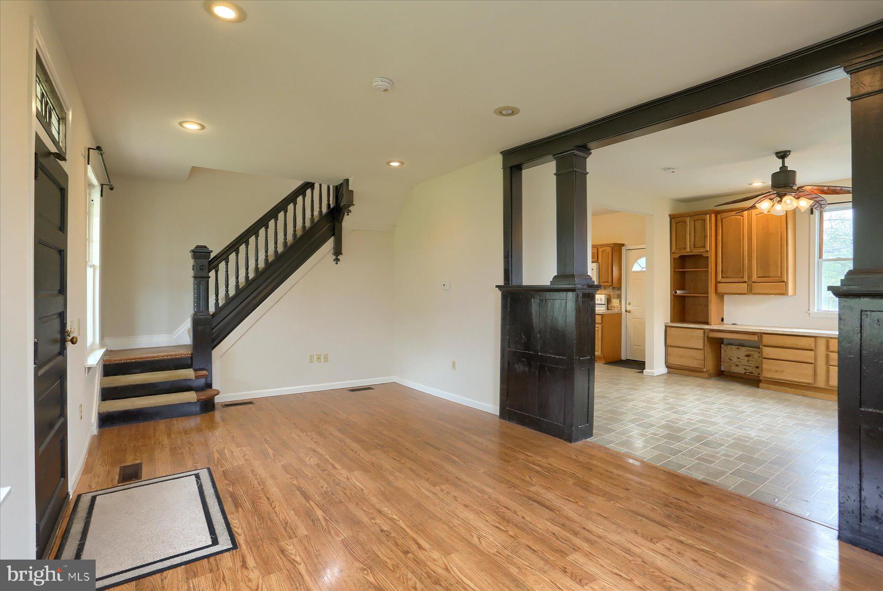 COLONIAL PARK - Commercial Sale