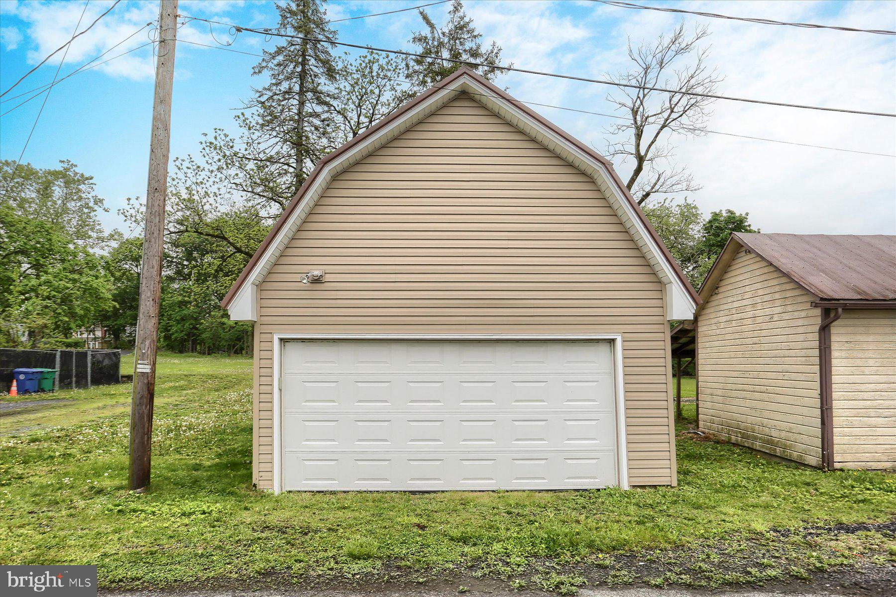 COLONIAL PARK - Commercial Sale