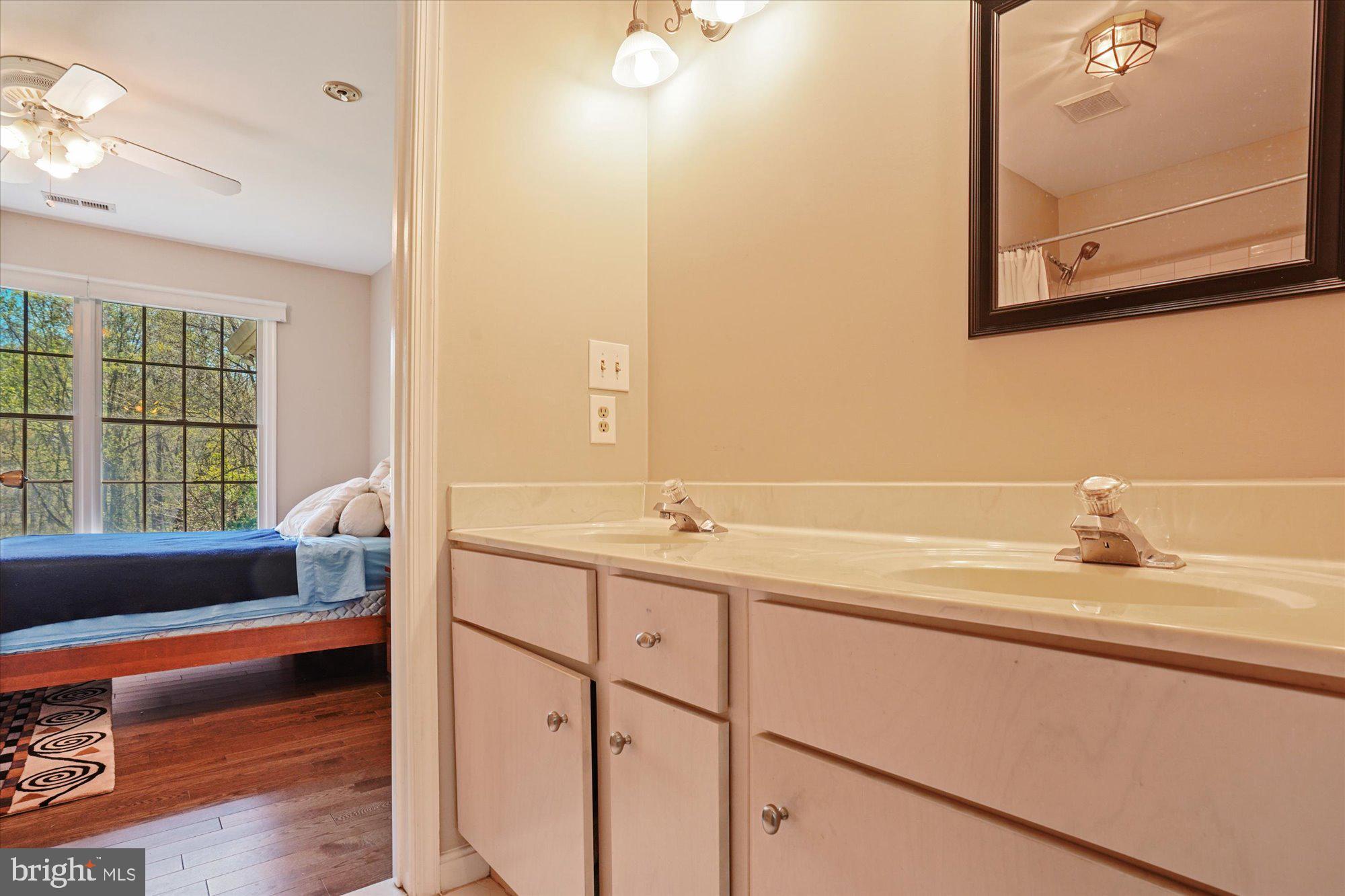 CAMPUS HILLS FARMS - Residential Lease