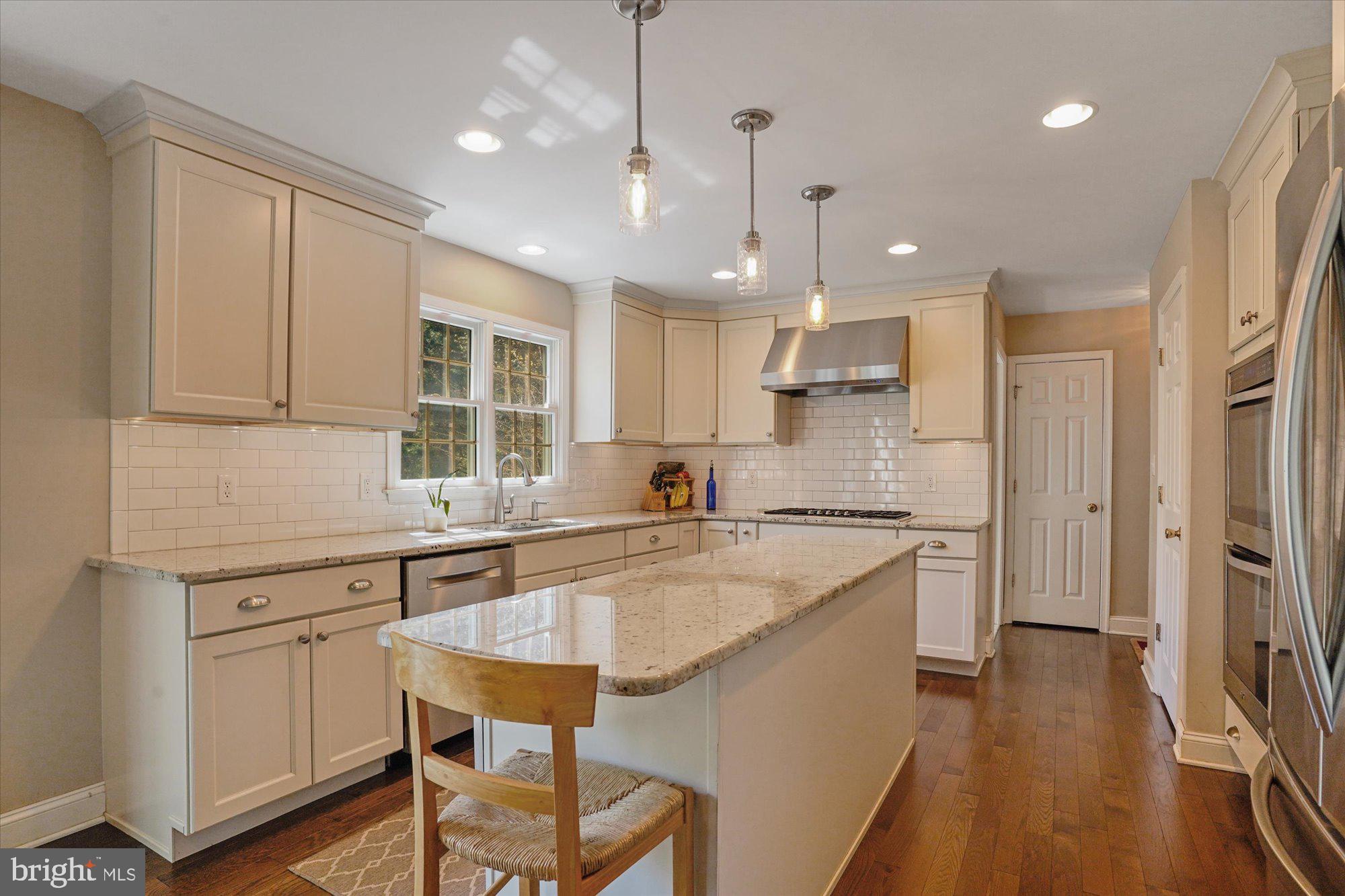 CAMPUS HILLS FARMS - Residential Lease