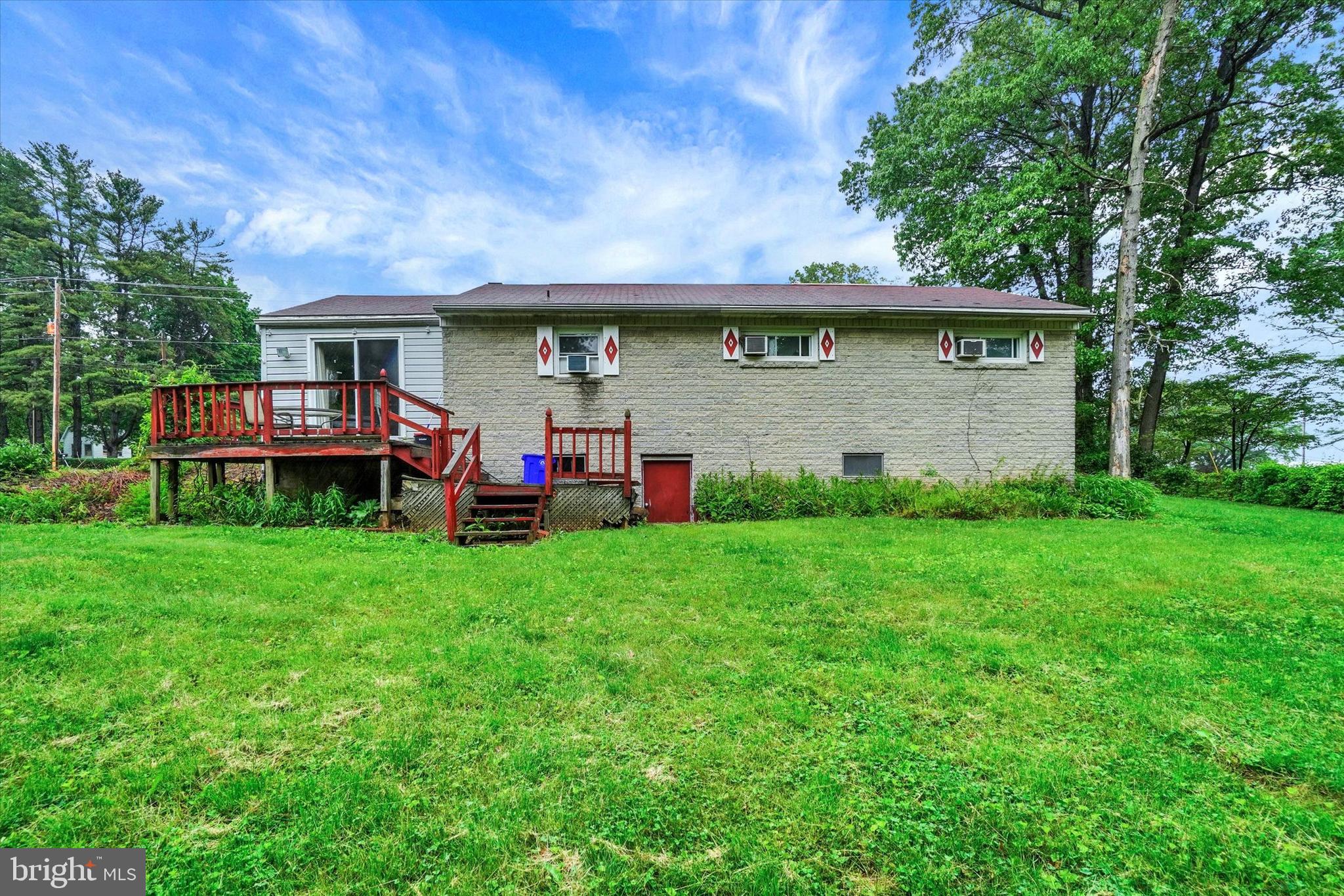CHESTNUT HILL - Residential
