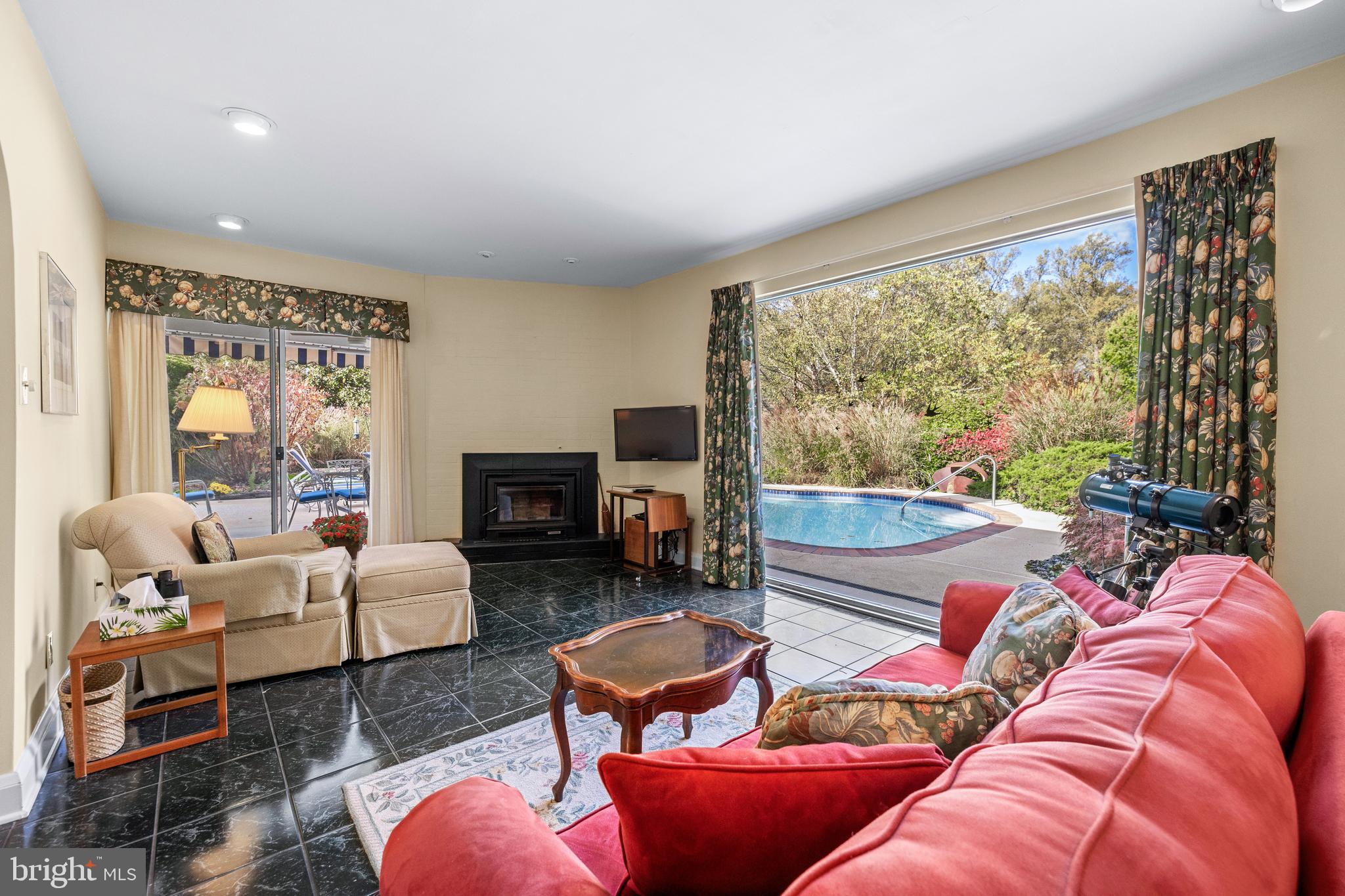 RUXTON - Residential