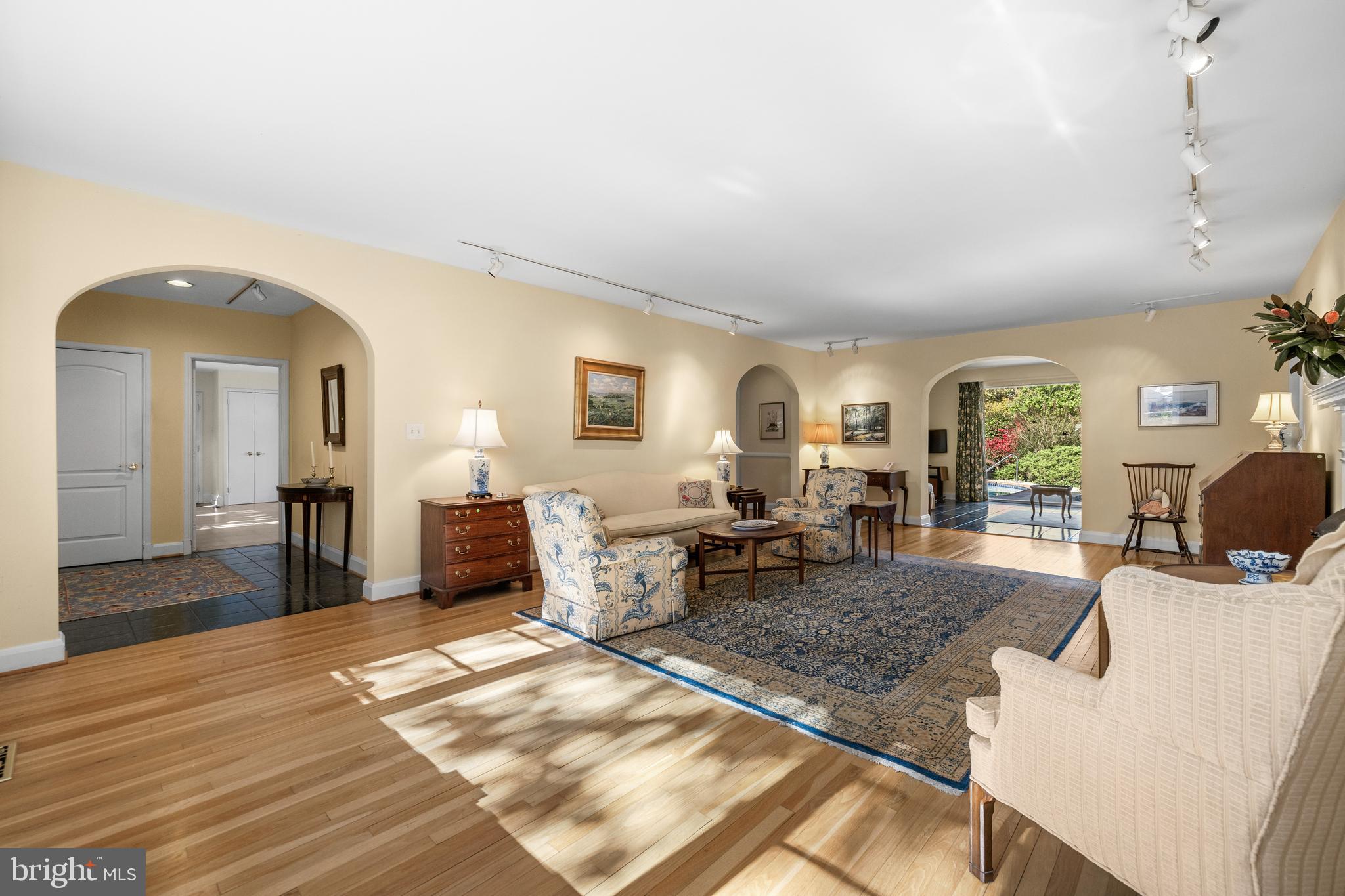 RUXTON - Residential