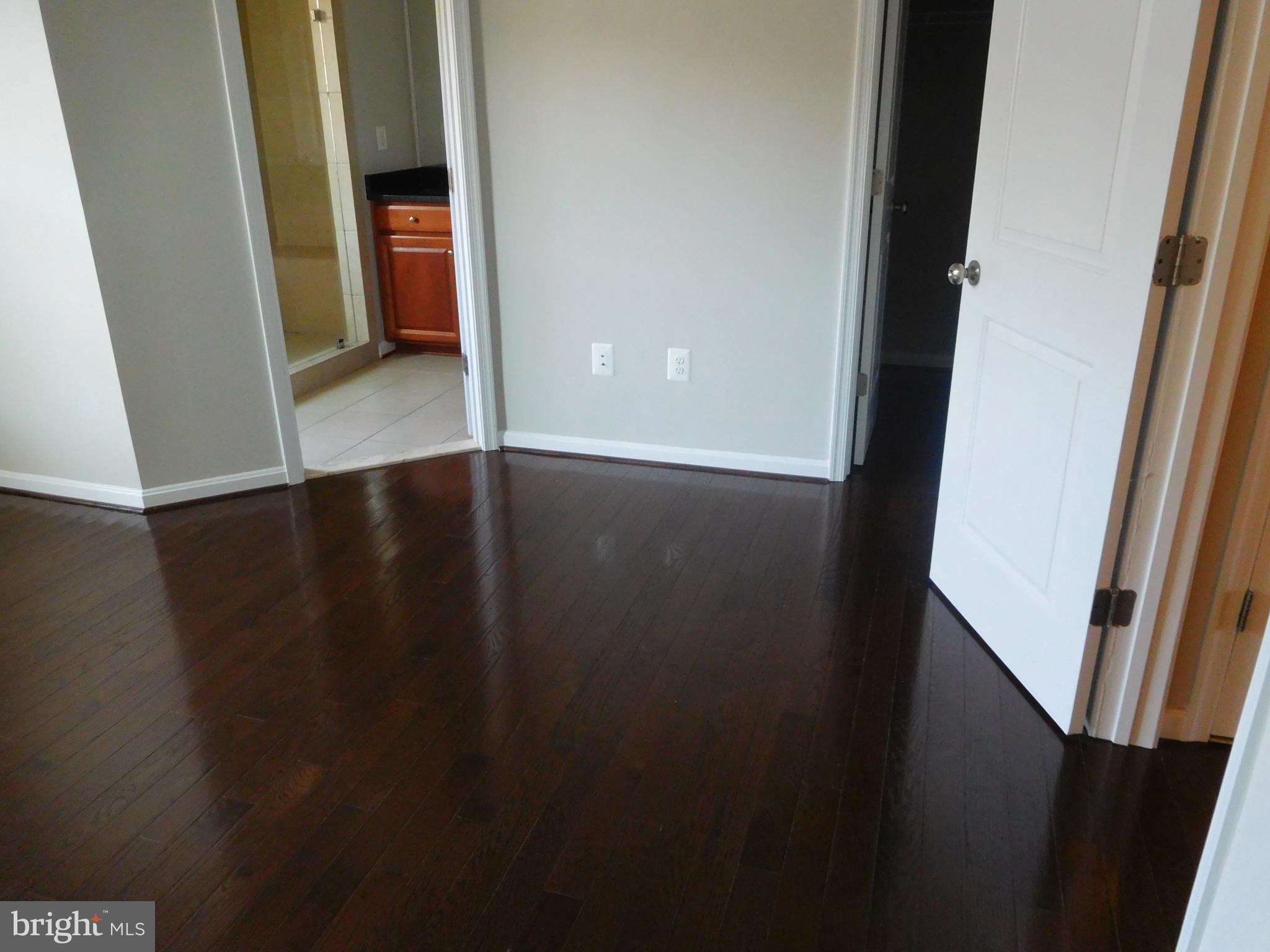 WOODMORE TOWNE CENTRE - Residential Lease