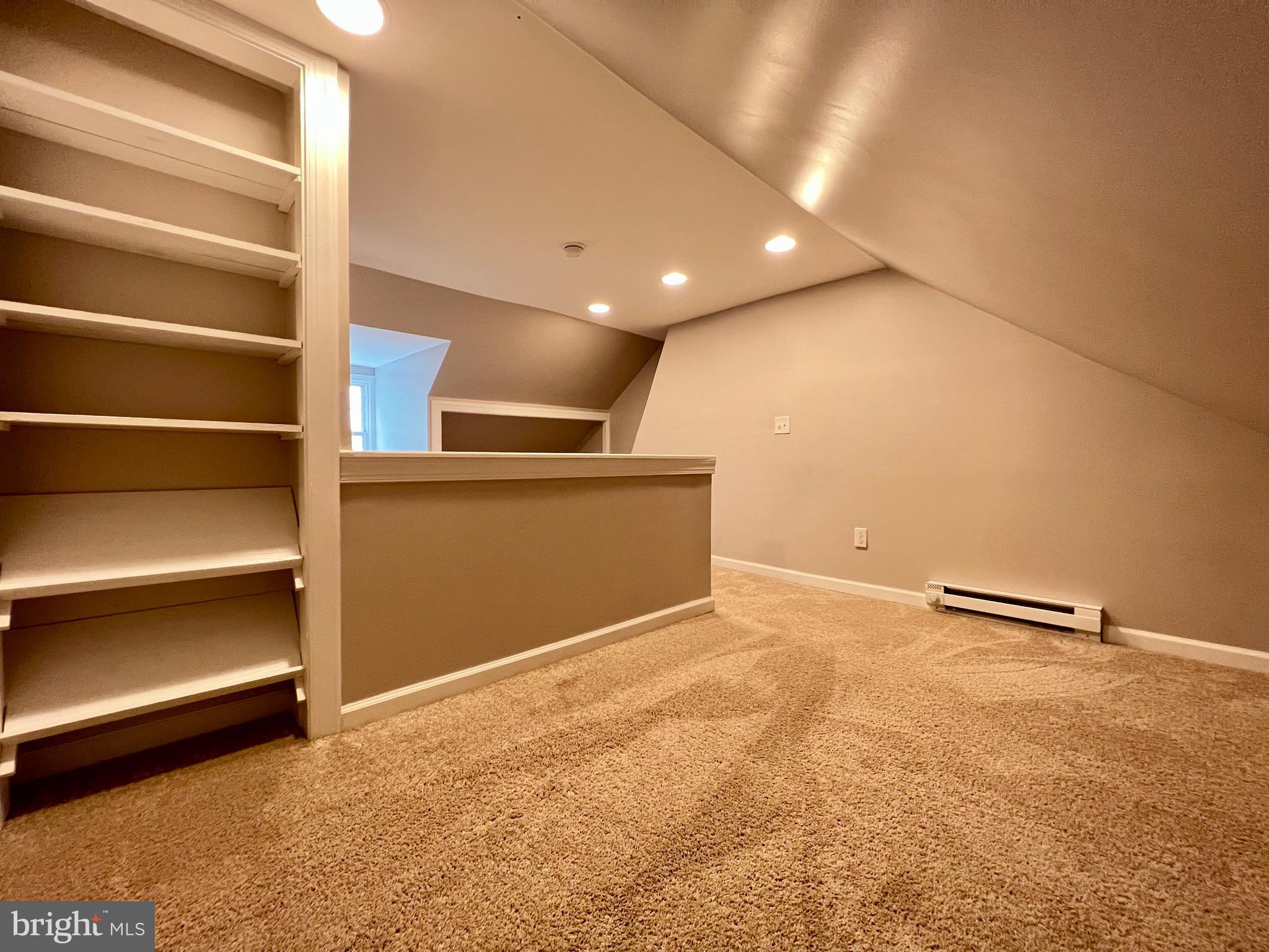 SOUTHEAST LANCASTER - Residential