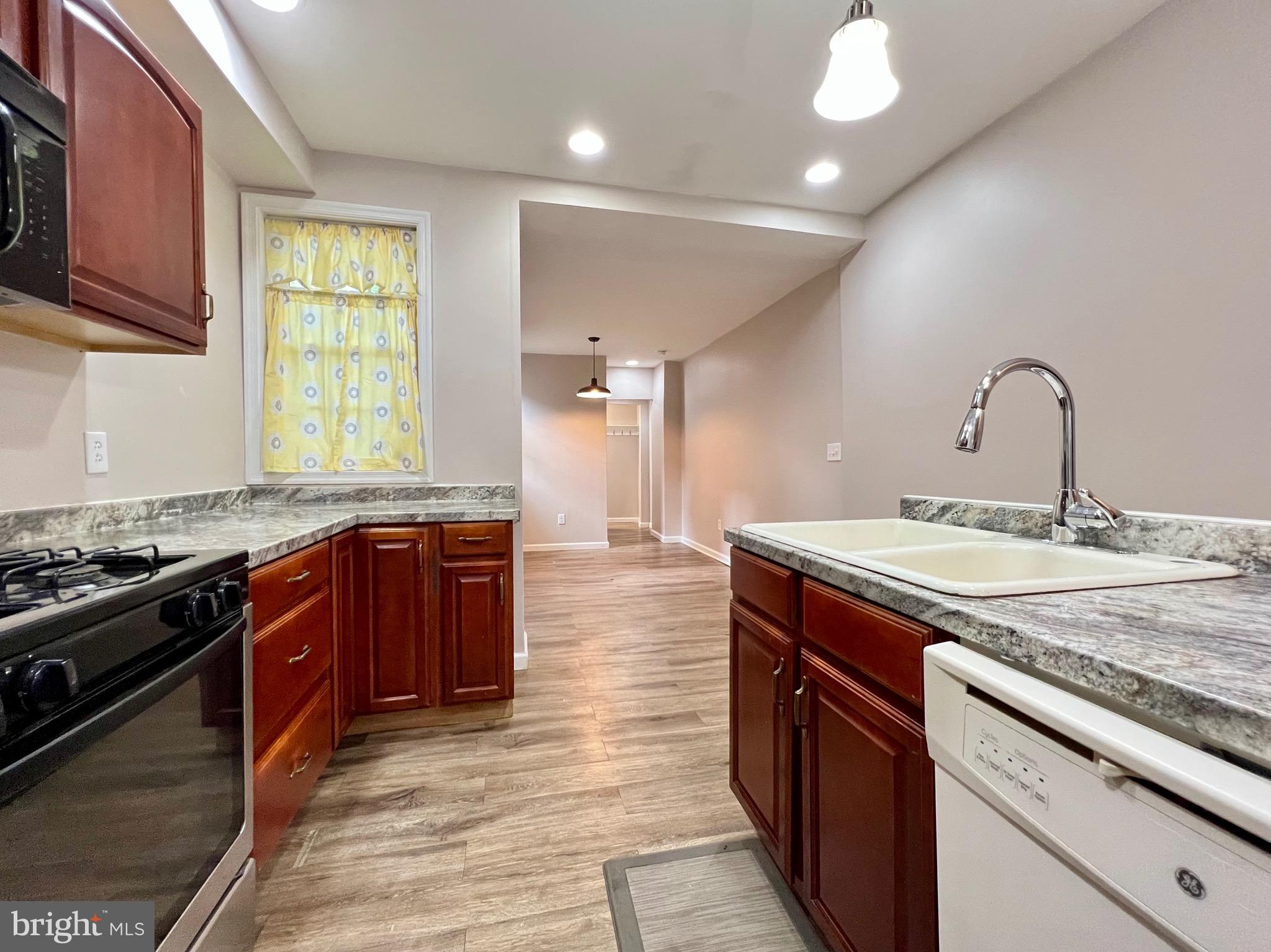 SOUTHEAST LANCASTER - Residential