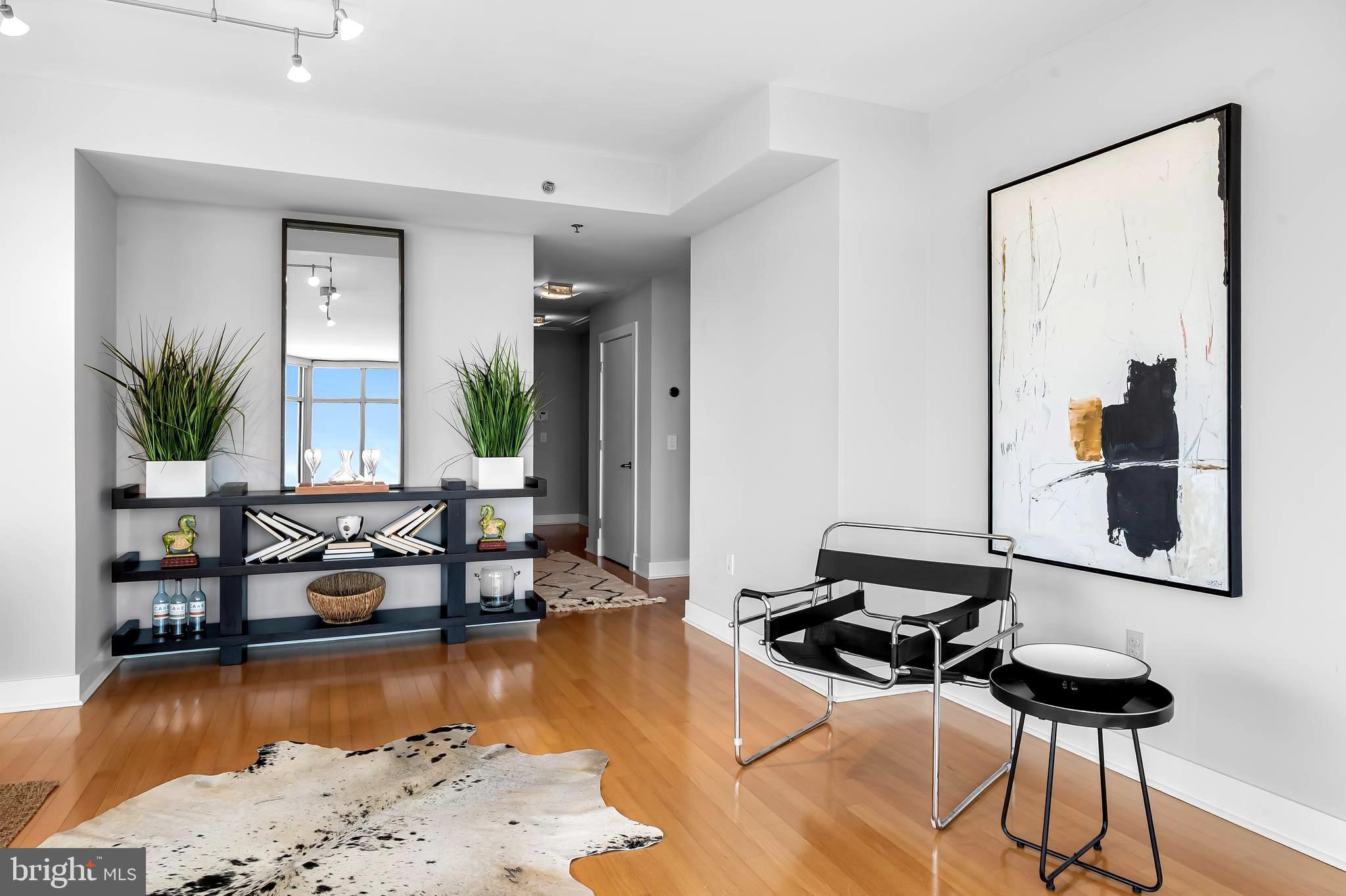HARBOR EAST - Residential