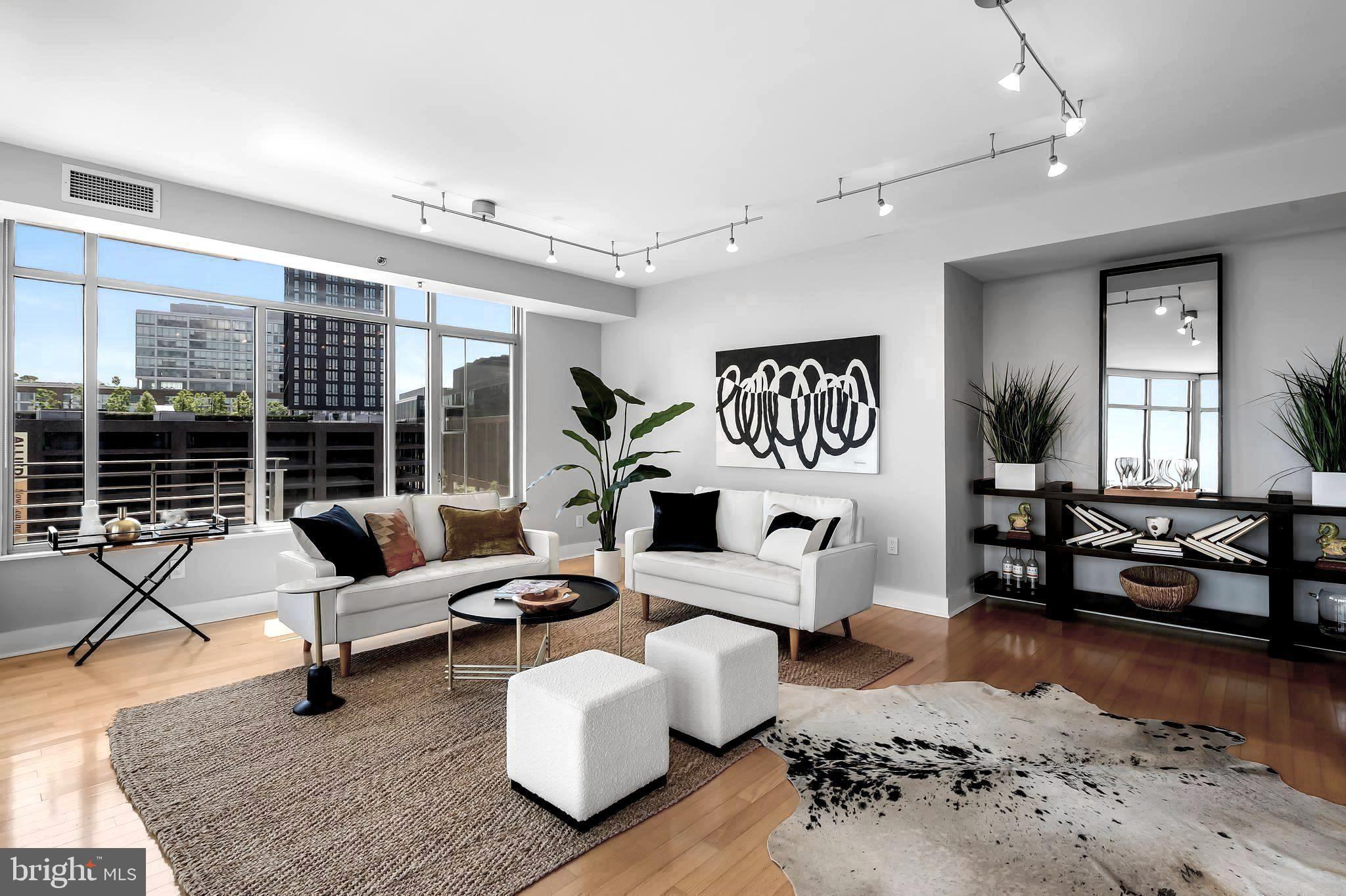 HARBOR EAST - Residential