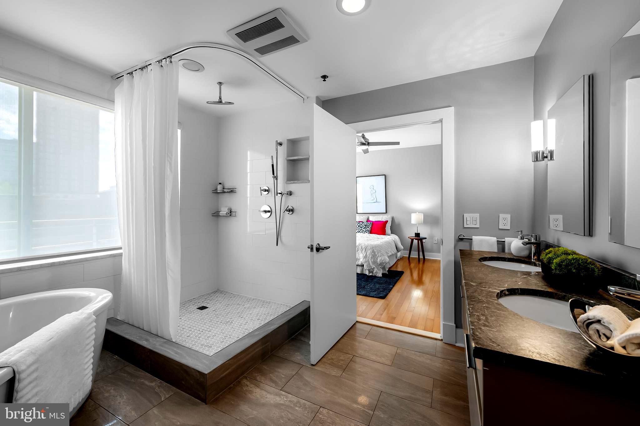 HARBOR EAST - Residential