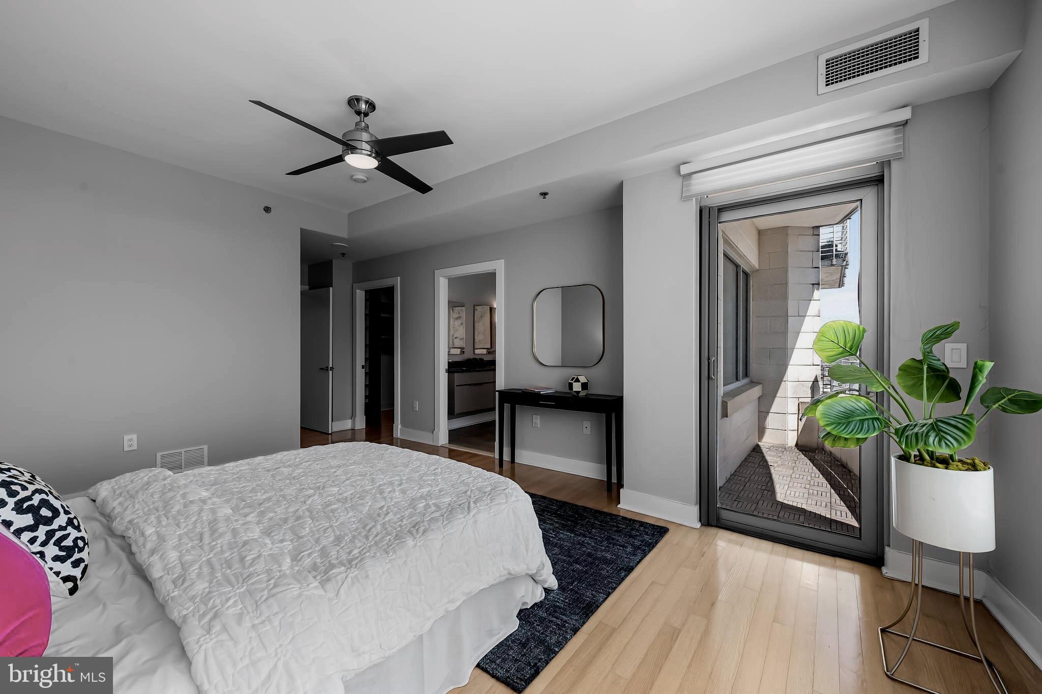 HARBOR EAST - Residential