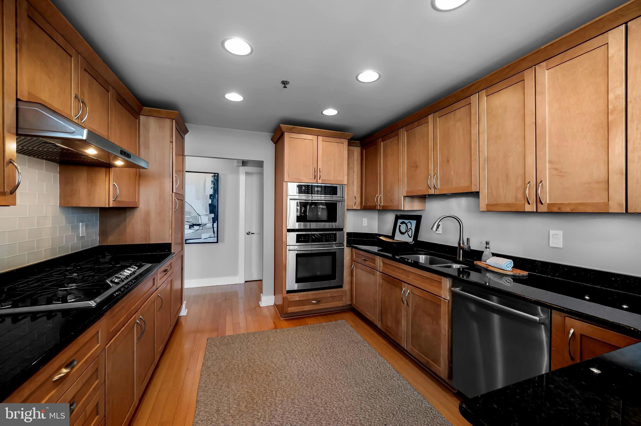 HARBOR EAST - Residential