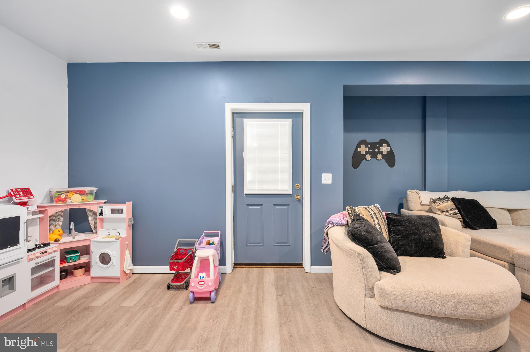 EDGEWOOD - Residential