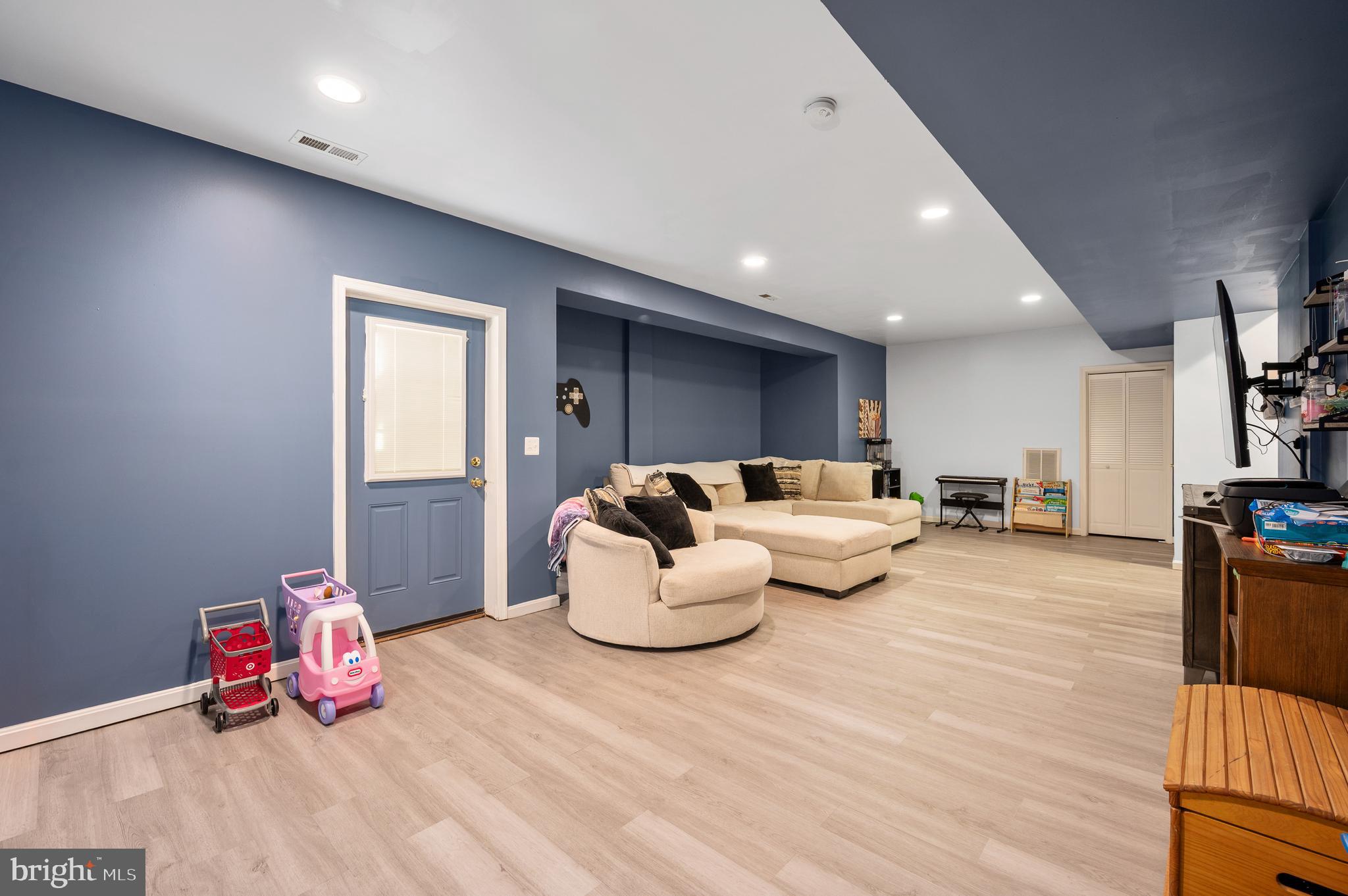 EDGEWOOD - Residential