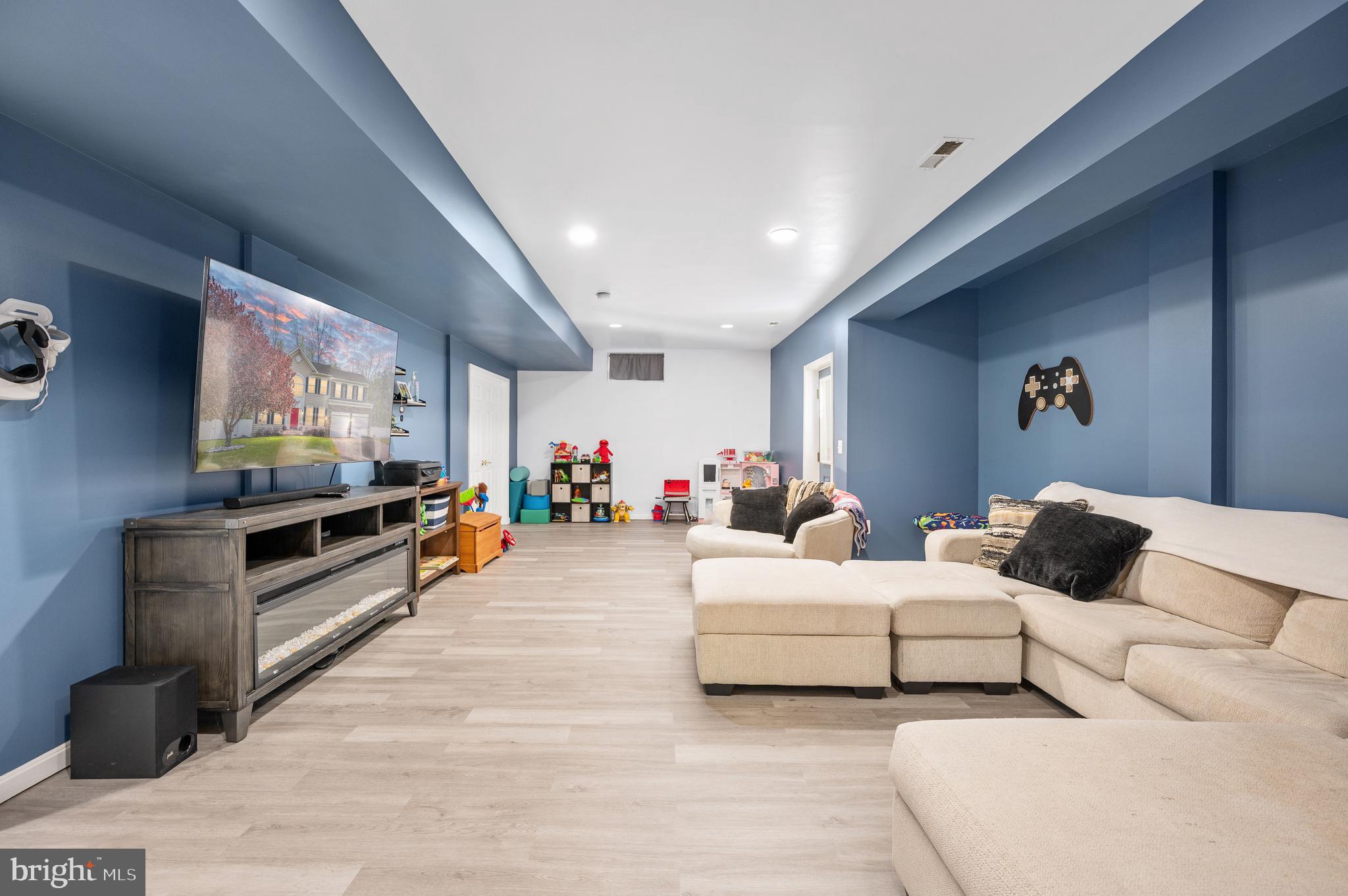 EDGEWOOD - Residential