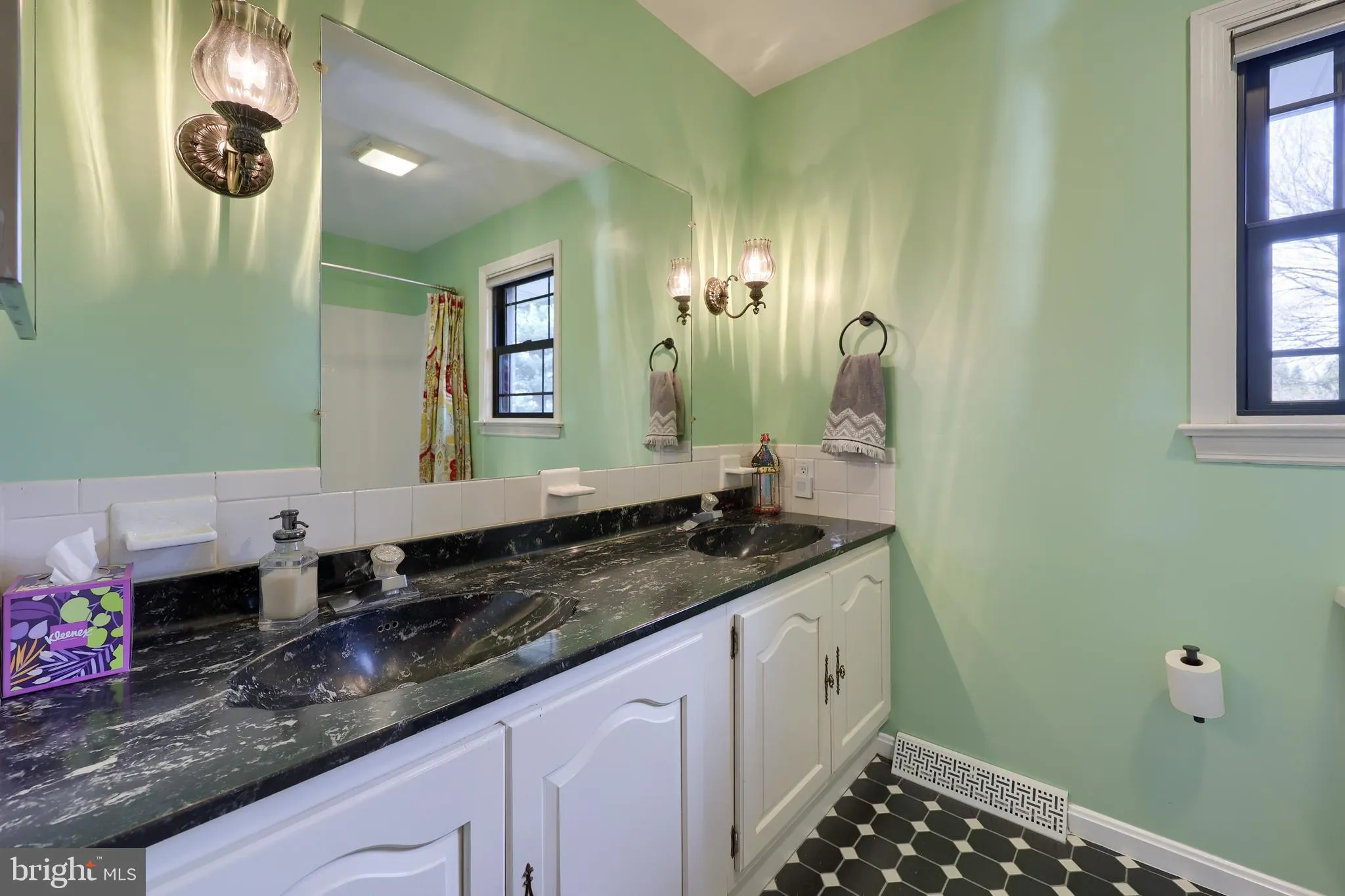 Lancaster, Pennsylvania 17601, United States, 4 Bedrooms Bedrooms, ,3 BathroomsBathrooms,Residential,Active,252824